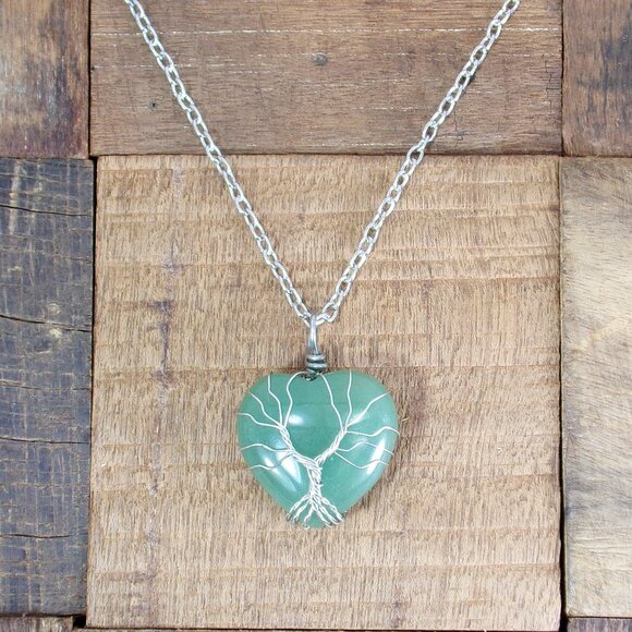 Tree of life heart pendant necklace with green aventurine stone wire wrapped - Picture 5 of 11